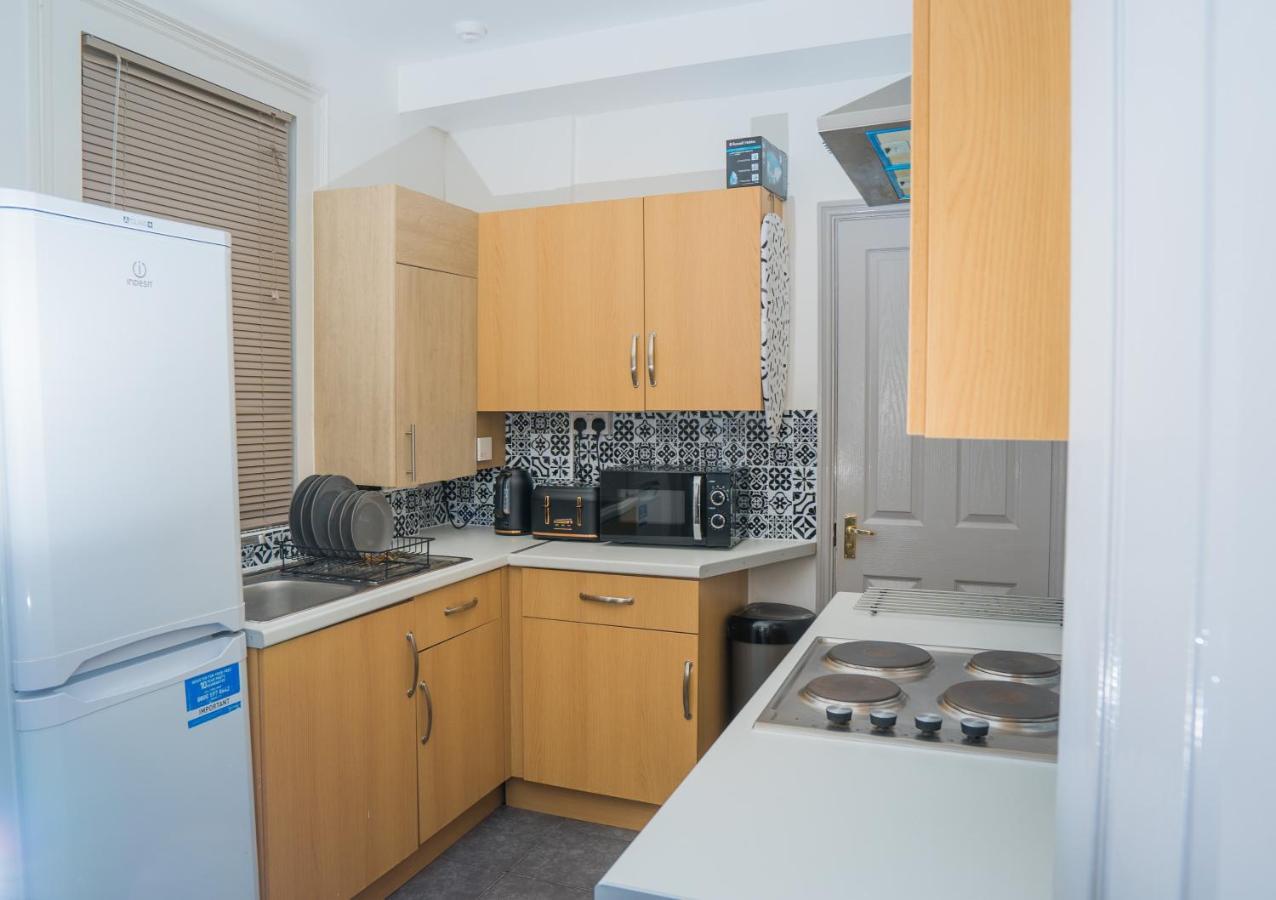The Highfield Villa, 5 Bedrooms, Northampton Centre, Sleeps 10 Ngoại thất bức ảnh