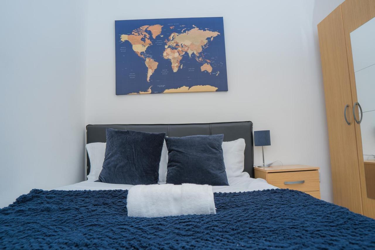 The Highfield Villa, 5 Bedrooms, Northampton Centre, Sleeps 10 Ngoại thất bức ảnh