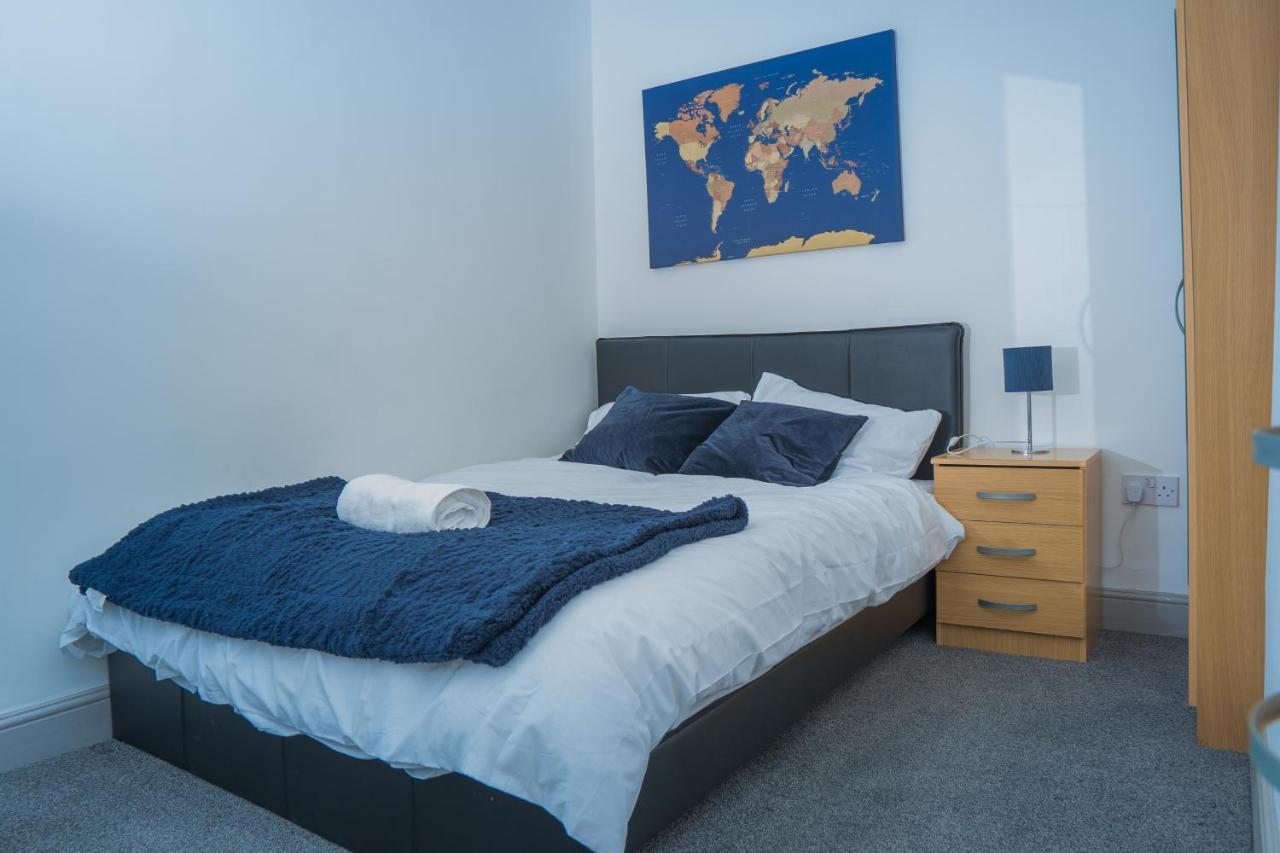 The Highfield Villa, 5 Bedrooms, Northampton Centre, Sleeps 10 Ngoại thất bức ảnh